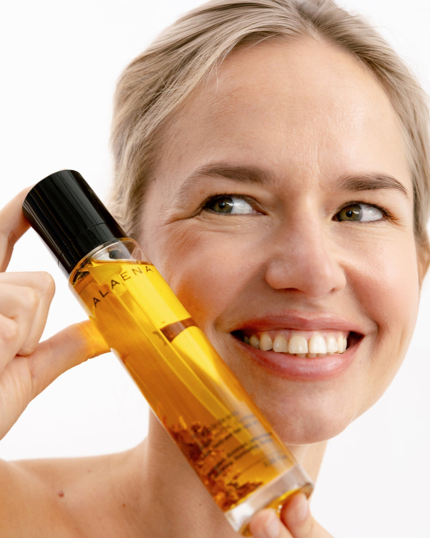 Comment prendre soin de sa peau en été ? Le rituel visage & corps recommandé par notre dermatologue