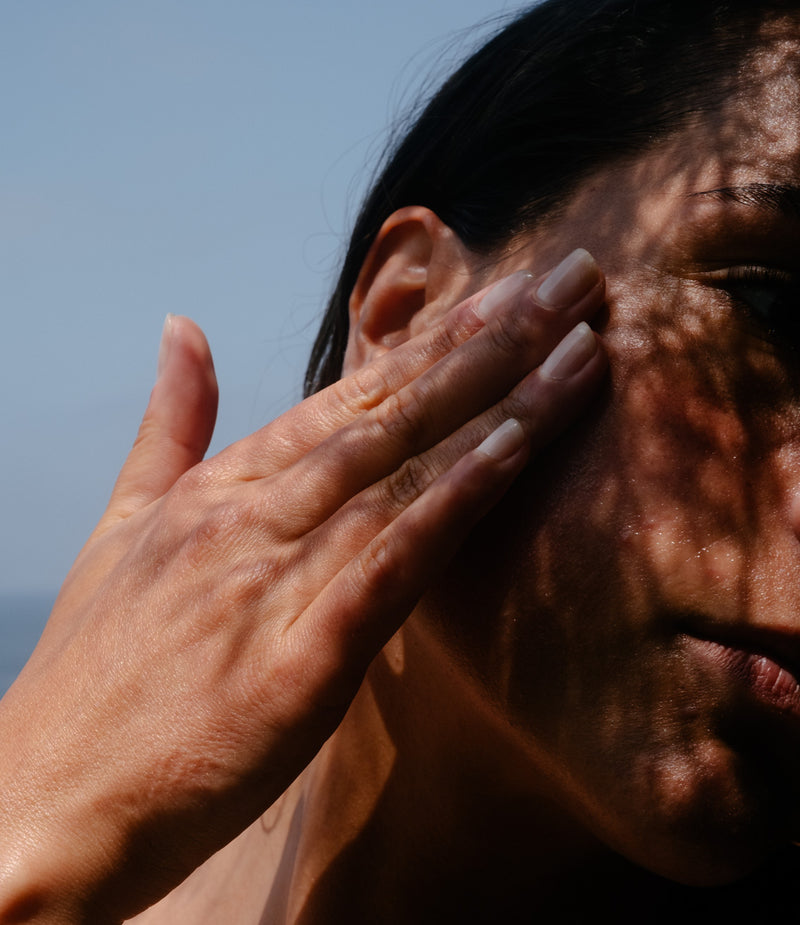 Acné : pourquoi a-t-on des boutons après l'été ?